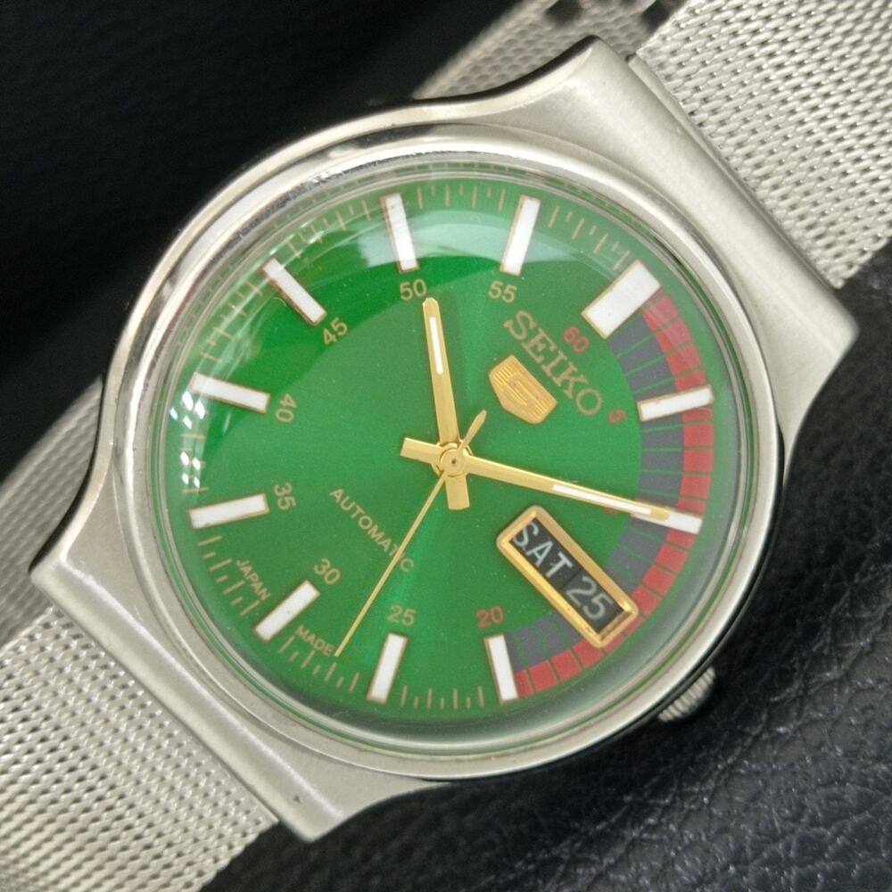 Vintage 1982 Seiko Automatic Mens Silver Watch W/daydate & Green accents